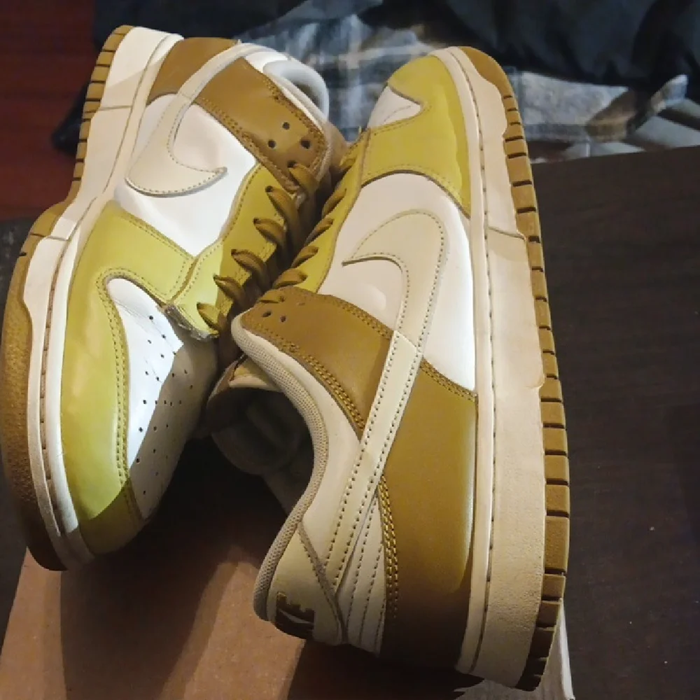 Nike Dunk Low Retro "Bronzine" (2024) Mens SZ 13 EUC - Picture 8 of 9